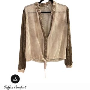 Buckle | XL Women’s Tan & Floral Mesh Shirt w/ Tie